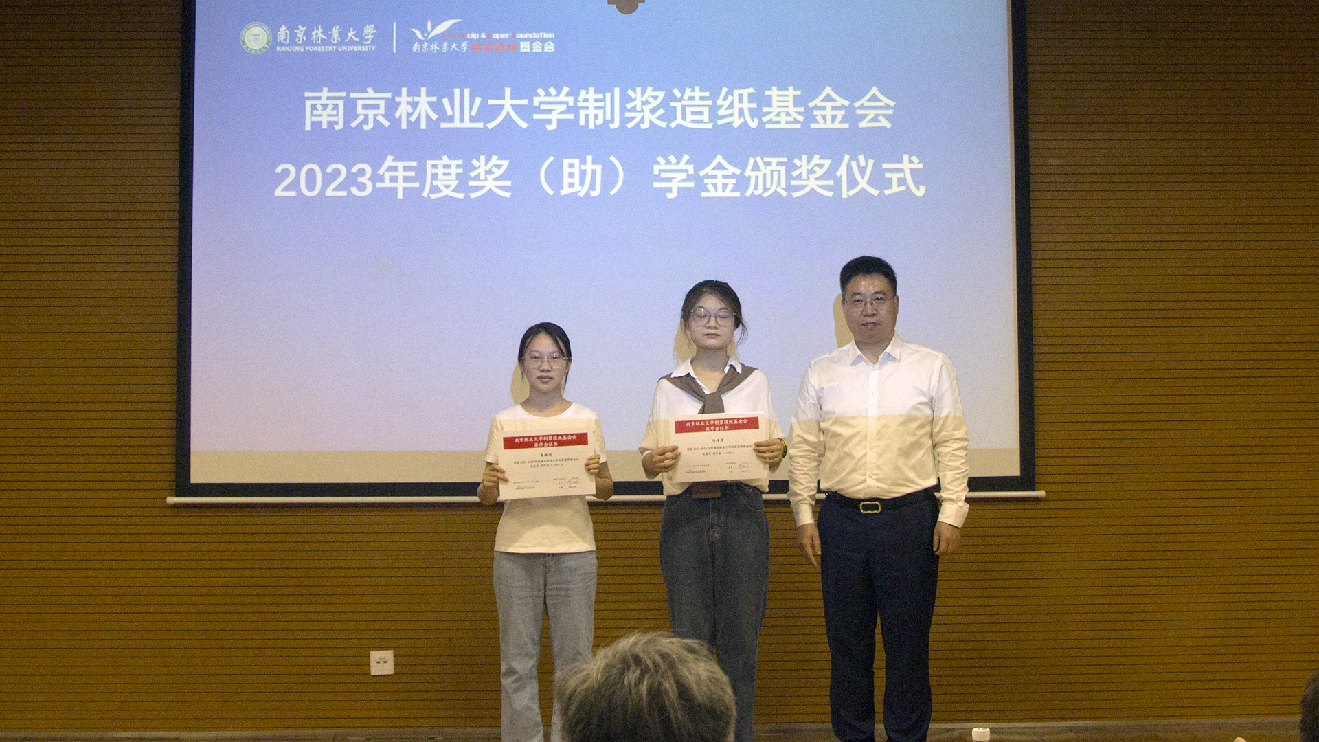 IMG_9875.jpg IMG_9875.jpg